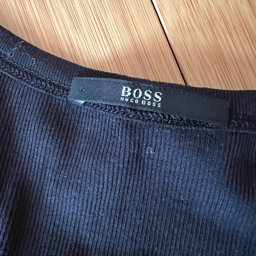 Hugo Boss top - Picture 5 of 7